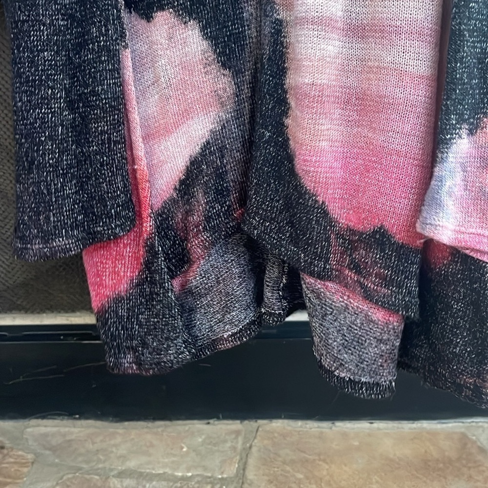 T Partt pink, gray, black and white hi-low cold shoulder sweater. Medium - Picture 8 of 12